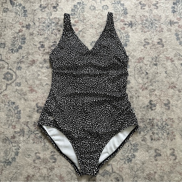 Speedo Black & White Pattern One Piece Swimsuit #4 - Picture 1 of 10